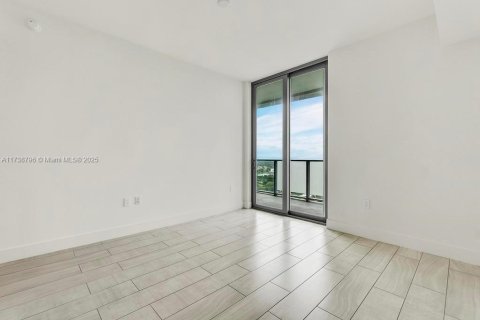 Condo in Sunrise, Florida, 2 bedrooms № 1957392 - photo 11