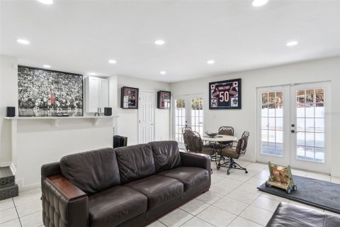 House in Tavares, Florida 4 bedrooms, 263.47 sq.m. № 2391514 - photo 6