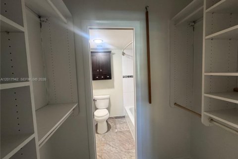 Condominio en alquiler en Fort Lauderdale, Florida, 2 dormitorios, 78.97 m2 № 2077555 - foto 22