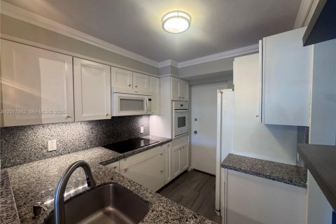 Condominio en alquiler en Fort Lauderdale, Florida, 2 dormitorios, 78.97 m2 № 2077555 - foto 5