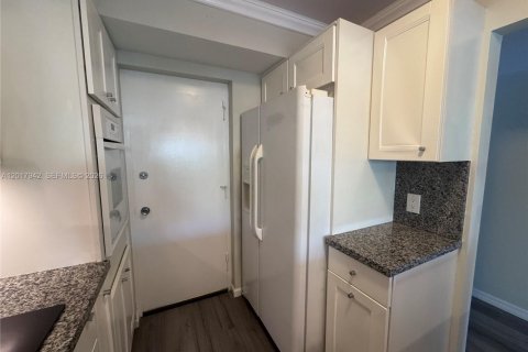 Condominio en alquiler en Fort Lauderdale, Florida, 2 dormitorios, 78.97 m2 № 2077555 - foto 6