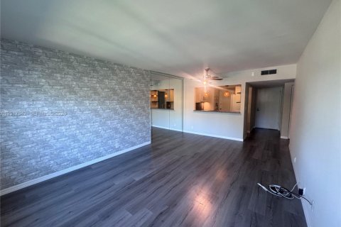 Condominio en alquiler en Fort Lauderdale, Florida, 2 dormitorios, 78.97 m2 № 2077555 - foto 13