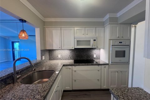 Condominio en alquiler en Fort Lauderdale, Florida, 2 dormitorios, 78.97 m2 № 2077555 - foto 4
