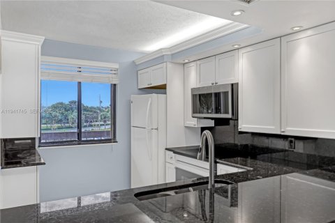 Condo in Jupiter, Florida, 2 bedrooms № 1998791 - photo 8