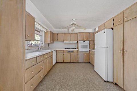 House in Sarasota, Florida 3 bedrooms, 177.16 sq.m. № 1597647 - photo 4