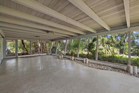 House in Sarasota, Florida 3 bedrooms, 177.16 sq.m. № 1597647 - photo 15