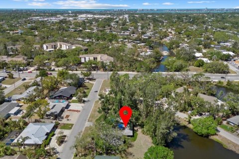 House in Sarasota, Florida 3 bedrooms, 177.16 sq.m. № 1597647 - photo 25