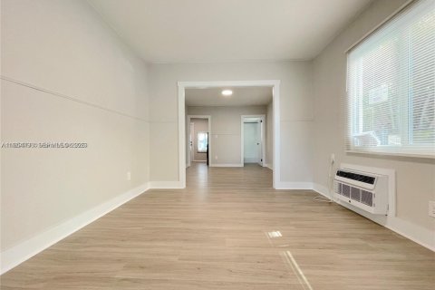 Apartment in Hollywood, Florida 1 bedroom, 51.1 sq.m. № 2009276