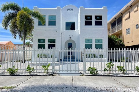 Apartment in Hollywood, Florida 1 bedroom, 51.1 sq.m. № 2009276 - photo 12