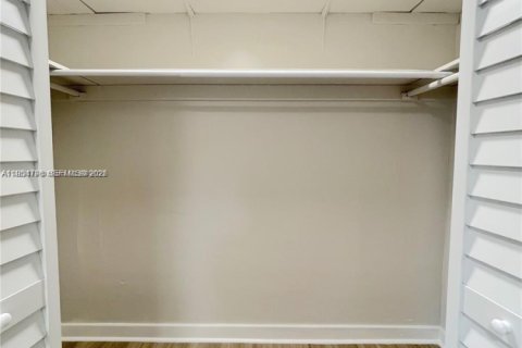 Apartment in Hollywood, Florida 1 bedroom, 51.1 sq.m. № 2009276 - photo 8