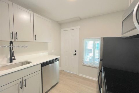 Apartment in Hollywood, Florida 1 bedroom, 51.1 sq.m. № 2009276 - photo 9