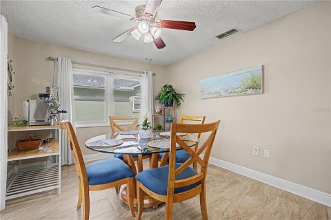 Villa ou maison à vendre à New Port Richey, Floride: 2 chambres, 138.42 m2 № 2225520 - photo 18