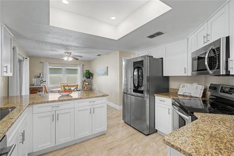 Villa ou maison à vendre à New Port Richey, Floride: 2 chambres, 138.42 m2 № 2225520 - photo 13