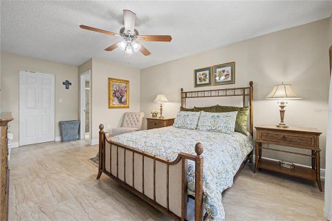 Villa ou maison à vendre à New Port Richey, Floride: 2 chambres, 138.42 m2 № 2225520 - photo 4