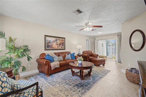 Villa ou maison à vendre à New Port Richey, Floride: 2 chambres, 138.42 m2 № 2225520 - photo 3