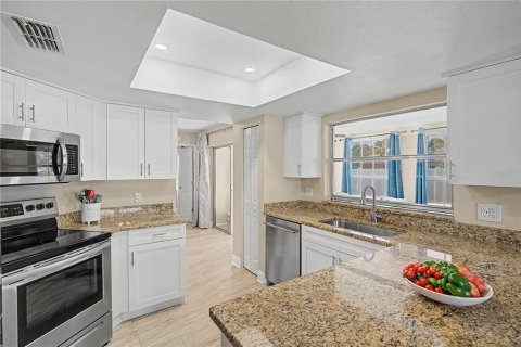 Villa ou maison à vendre à New Port Richey, Floride: 2 chambres, 138.42 m2 № 2225520 - photo 2