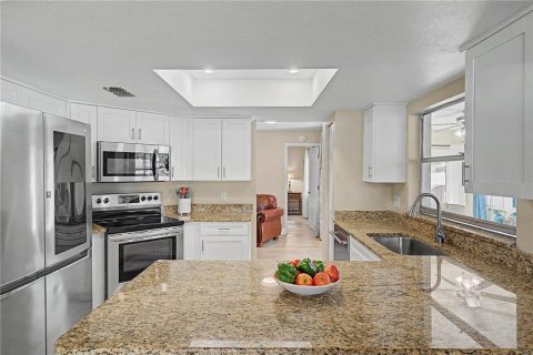 Villa ou maison à vendre à New Port Richey, Floride: 2 chambres, 138.42 m2 № 2225520 - photo 16