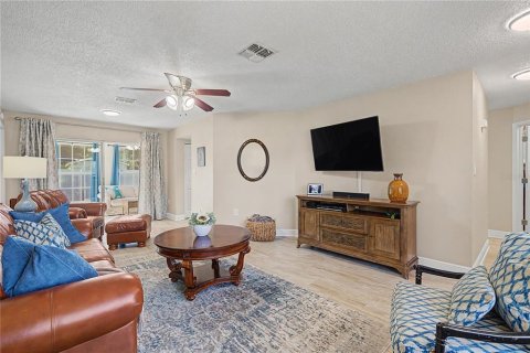 Villa ou maison à vendre à New Port Richey, Floride: 2 chambres, 138.42 m2 № 2225520 - photo 8