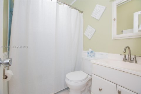 Condominio en venta en Pembroke Pines, Florida, 2 dormitorios, 62.24 m2 № 2006550 - foto 18