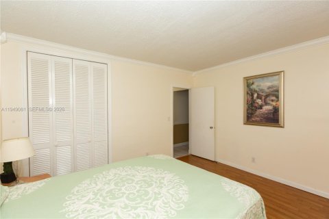 Condominio en venta en Pembroke Pines, Florida, 2 dormitorios, 62.24 m2 № 2006550 - foto 16