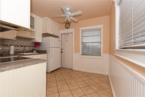 Condominio en venta en Pembroke Pines, Florida, 2 dormitorios, 62.24 m2 № 2006550 - foto 12