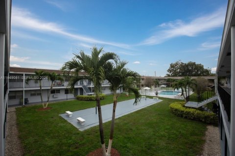 Condominio en venta en Pembroke Pines, Florida, 2 dormitorios, 62.24 m2 № 2006550 - foto 26