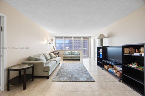 Condominio en venta en Sunny Isles Beach, Florida, 2 dormitorios, 100.98 m2 № 1878641 - foto 29