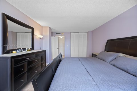 Condominio en venta en Sunny Isles Beach, Florida, 2 dormitorios, 100.98 m2 № 1878641 - foto 21