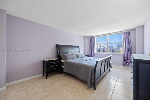 Condominio en venta en Sunny Isles Beach, Florida, 2 dormitorios, 100.98 m2 № 1878641 - foto 23