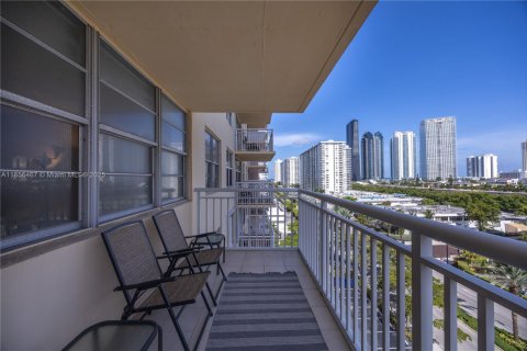 Condominio en venta en Sunny Isles Beach, Florida, 2 dormitorios, 100.98 m2 № 1878641 - foto 8