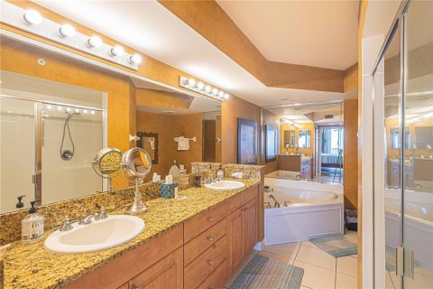 Condominio en venta en Daytona Beach Shores, Florida, 2 dormitorios, 155.52 m2 № 2135965 - foto 17