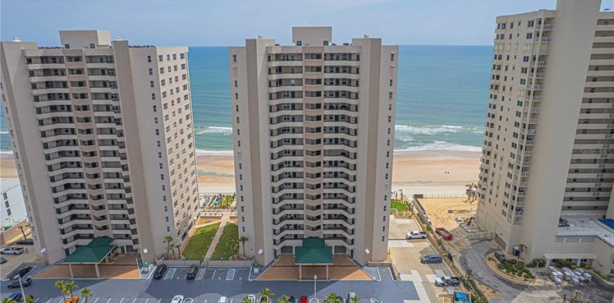 Condominio en Daytona Beach Shores, Florida, 2 dormitorios  № 2135965