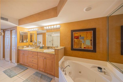 Condominio en venta en Daytona Beach Shores, Florida, 2 dormitorios, 155.52 m2 № 2135965 - foto 18