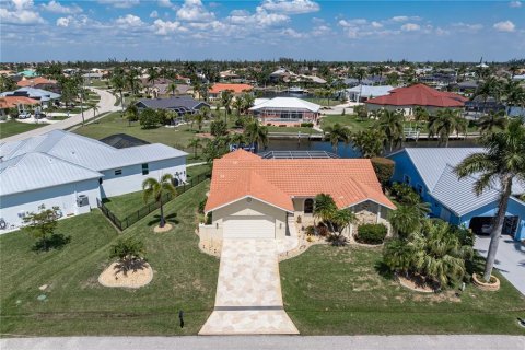 Casa en Punta Gorda, Florida 3 dormitorios, 154.87 m2 № 2135177