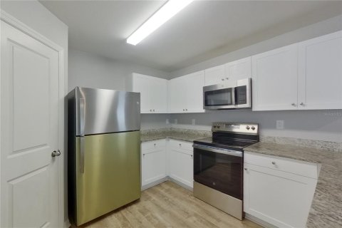 Villa ou maison à louer à Cape Coral, Floride: 4 chambres, 153.29 m2 № 2115360 - photo 9