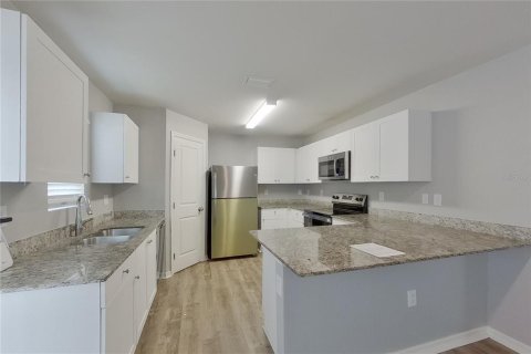 Villa ou maison à louer à Cape Coral, Floride: 4 chambres, 153.29 m2 № 2115360 - photo 8
