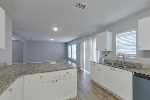 Villa ou maison à louer à Cape Coral, Floride: 4 chambres, 153.29 m2 № 2115360 - photo 10