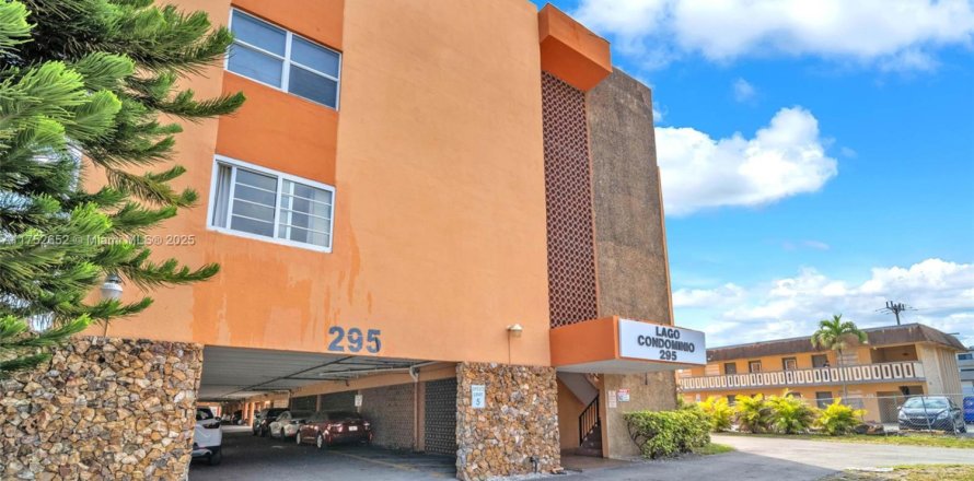 Condo in Miami, Florida, 2 bedrooms № 1738199