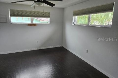 Villa ou maison à vendre à New Port Richey, Floride: 4 chambres, 144.93 m2 № 2413426 - photo 11