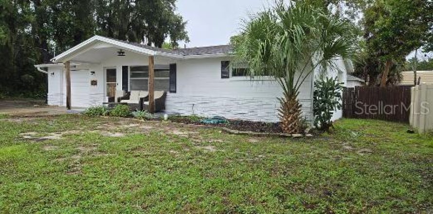 Villa ou maison à New Port Richey, Floride 4 chambres, 144.93 m2 № 2413426
