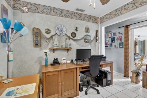 House in Hollywood, Florida 3 bedrooms, 119.01 sq.m. № 2176209 - photo 20