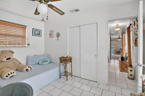 House in Hollywood, Florida 3 bedrooms, 119.01 sq.m. № 2176209 - photo 27