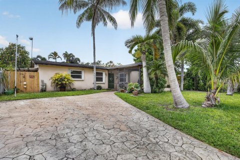 House in Hollywood, Florida 3 bedrooms, 119.01 sq.m. № 2176209