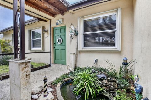 House in Hollywood, Florida 3 bedrooms, 119.01 sq.m. № 2176209 - photo 5