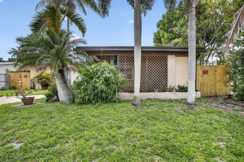 House in Hollywood, Florida 3 bedrooms, 119.01 sq.m. № 2176209 - photo 3
