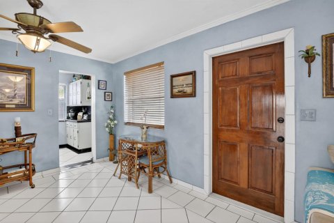 House in Hollywood, Florida 3 bedrooms, 119.01 sq.m. № 2176209 - photo 6