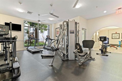 Condo in Hollywood, Florida, 1 bedroom  № 1702534 - photo 13