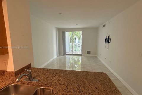 Condo in Hollywood, Florida, 1 bedroom  № 1702534 - photo 22