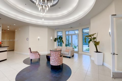 Condo in Hollywood, Florida, 1 bedroom  № 1702534 - photo 17