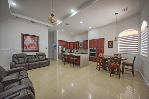 House in Miami, Florida 4 bedrooms, 304.81 sq.m. № 2069558 - photo 28